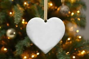 ai generado blanco corazón forma Navidad ornamento, Navidad ornamento Bosquejo foto