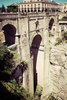 puente de ronda, uno de el más famoso blanco pueblos de málaga, Andalucía, España foto