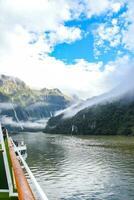 escénico ver de Milford sonido fiordo, sur isla, nuevo Zelanda foto