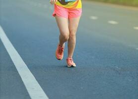 Runners while running compete to find the winner. photo