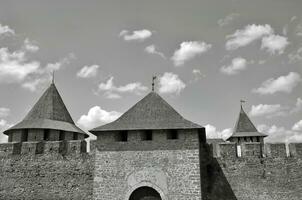 medieval fortaleza paredes y torres foto