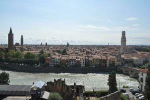 vista de la ciudad de verona foto