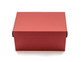 rojo regalo caja en un blanco antecedentes foto