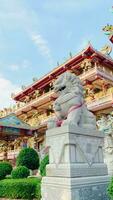 ang silla,chonburi.tailândia - janeiro 14, 2023.pixiu ou pi yao estátua é uma lindo chinês arquitetura do nachas sa tailandês rampa santuário, naja santuário,najasaataichue,nezha santuário chinês têmpora. video