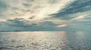 Sky sunset timelapse at beach scenery, Whether it's the warm hues of sunset timelapse, or the shimmering reflection of the sun, sunset has the power to inspire feelings of wonder. video