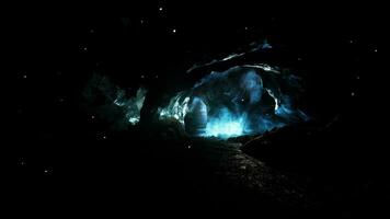hermosa hielo cueva interior a glaciar nacional parque foto