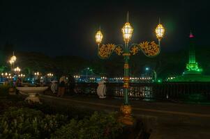 malang, Indonesia - noviembre 13 2023 - noche hora atmósfera a ciudad salón en malang ciudad, este Java, Indonesia foto