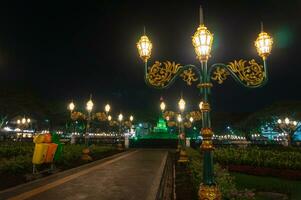 malang, Indonesia - noviembre 13 2023 - noche hora atmósfera a ciudad salón en malang ciudad, este Java, Indonesia foto