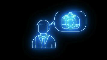 animatie van Mens schetsen en camera schetsen met gloeiend neon sabel effect video