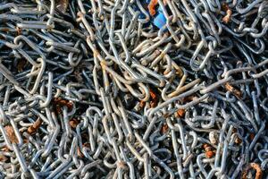 a pile of metal chains photo