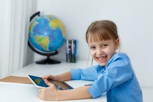 distancia aprendizaje en línea educación página web foto