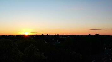 haute angle métrage de Britanique ville pendant le coucher du soleil video