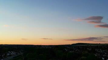 haute angle métrage de Britanique ville pendant le coucher du soleil video