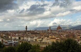 foto con el panorama de el medieval ciudad de florencia en el región de toscana, Italia