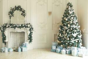 Christmas interior stock photos. Explore warm and inviting holiday themed home settings, adorned with twinkling lights, stockings, and beautifully decorated Christmas trees. photo