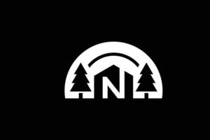 increíble hogar letra norte y árbol logo diseño modelo vector