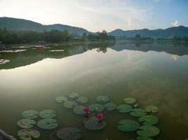 comunidad turista atracciones Khao wong reservorio Suphan Buri provincia, Tailandia foto