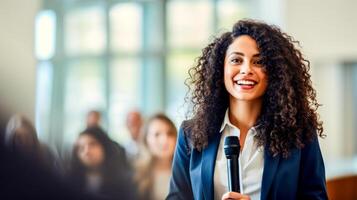 ai generado radiante multirracial mujer de negocios Hablando con micrófono a evento foto