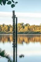 agua nivel indicador en lago en Alemania foto