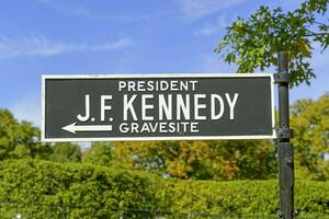 Arlington Cemetery, VA, USA 2023. Direction sign to the gravesite of JFK at the Arlington National  Cemetery in Virginia photo