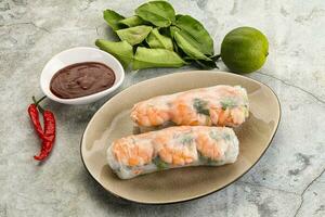 Vietnamese spring roll with prawn photo