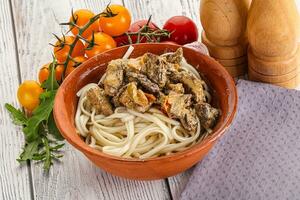 asiático udon tallarines con carne de vaca foto