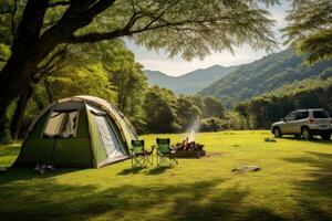 ai generado cámping tienda en césped terreno de camping en verde bosque. acampar a fiesta relajarse o vacaciones viaje viaje . generativo ai foto