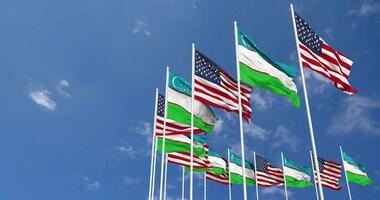 Unidos estados e uzbequistão bandeiras acenando juntos dentro a céu, desatado ciclo dentro vento, espaço em esquerda lado para Projeto ou Informação, 3d Renderização video