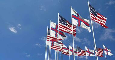Verenigde staten en Faeröer eilanden vlaggen golvend samen in de lucht, naadloos lus in wind, ruimte Aan links kant voor ontwerp of informatie, 3d renderen video