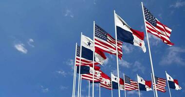 Unidos estados e Panamá bandeiras acenando juntos dentro a céu, desatado ciclo dentro vento, espaço em esquerda lado para Projeto ou Informação, 3d Renderização video