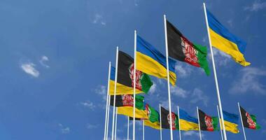 afghanistan och ukraina flaggor vinka tillsammans i de himmel, sömlös slinga i vind, Plats på vänster sida för design eller information, 3d tolkning video