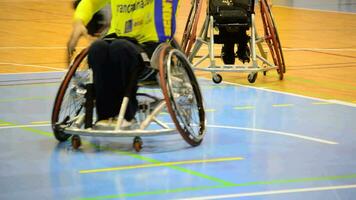 malaga, Espagne, 2018 - joueurs de fauteuil roulant basketball formation video