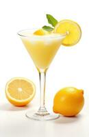 ai generado un ejemplo de un confuso limón bebida en martini vaso, aislado foto