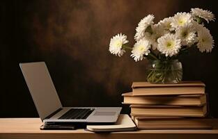 ai generado ordenador portátil con un florero de flores en un mesa foto