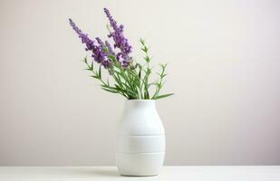 ai generado un blanco florero con lilas son sentado en parte superior de un vestidor mesa foto