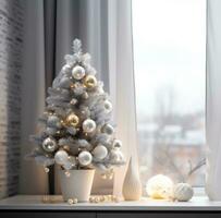 ai generado un pequeño gris y blanco Navidad árbol con adornos foto