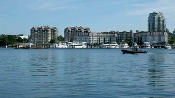 victoria britânico Colômbia, Canadá de pescador cais casa barco casas flutuador em Vancouver ilha bc barcos e iates às de pescador cais marina dentro a interior Porto video