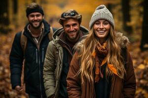 ai generado amigos a la moda atravesar bosque camino adornado con caído hojas, higge concepto foto