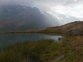 a mountain range in the background photo