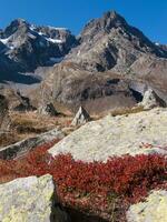 a mountain range photo