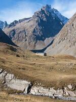 a mountain range photo