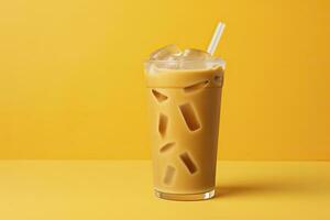 ai generado con hielo latté en amarillo antecedentes. ai generado foto