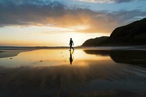 ai generado un persona caminando en el playa a puesta de sol. ai generado. foto