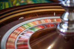 imagen de un clásico casino ruleta rueda. foto