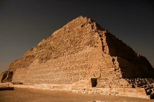 famoso egipcio pirámides de giza. paisaje en Egipto. pirámide en desierto. África. preguntarse de el mundo foto