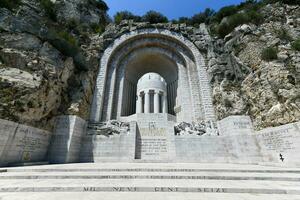 Monumento de el muerto - lindo, Francia foto