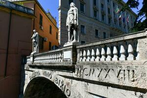 niño bixio túnel - Génova, Italia foto