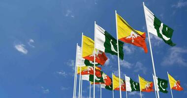 Pakistan und Bhutan Flaggen winken zusammen im das Himmel, nahtlos Schleife im Wind, Raum auf links Seite zum Design oder Information, 3d Rendern video