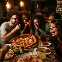 ai generado grupo de amigos reunido alrededor un mesa, cada participación un rebanada de Pizza con grande sonrisas en su caras foto