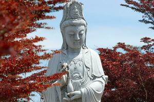chinese god statue photo